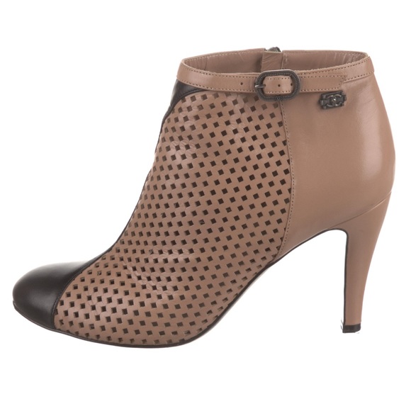 CHANEL Ankle Boots - black & tan lamb skin - Picture 6 of 7